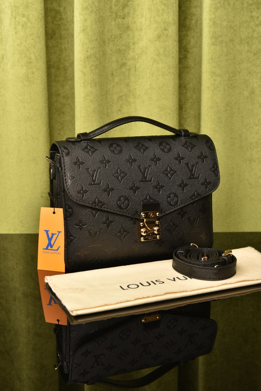 Metis Pochette Black Bag