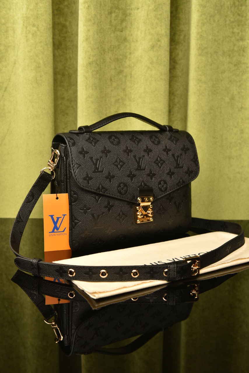 Metis Pochette Black Bag