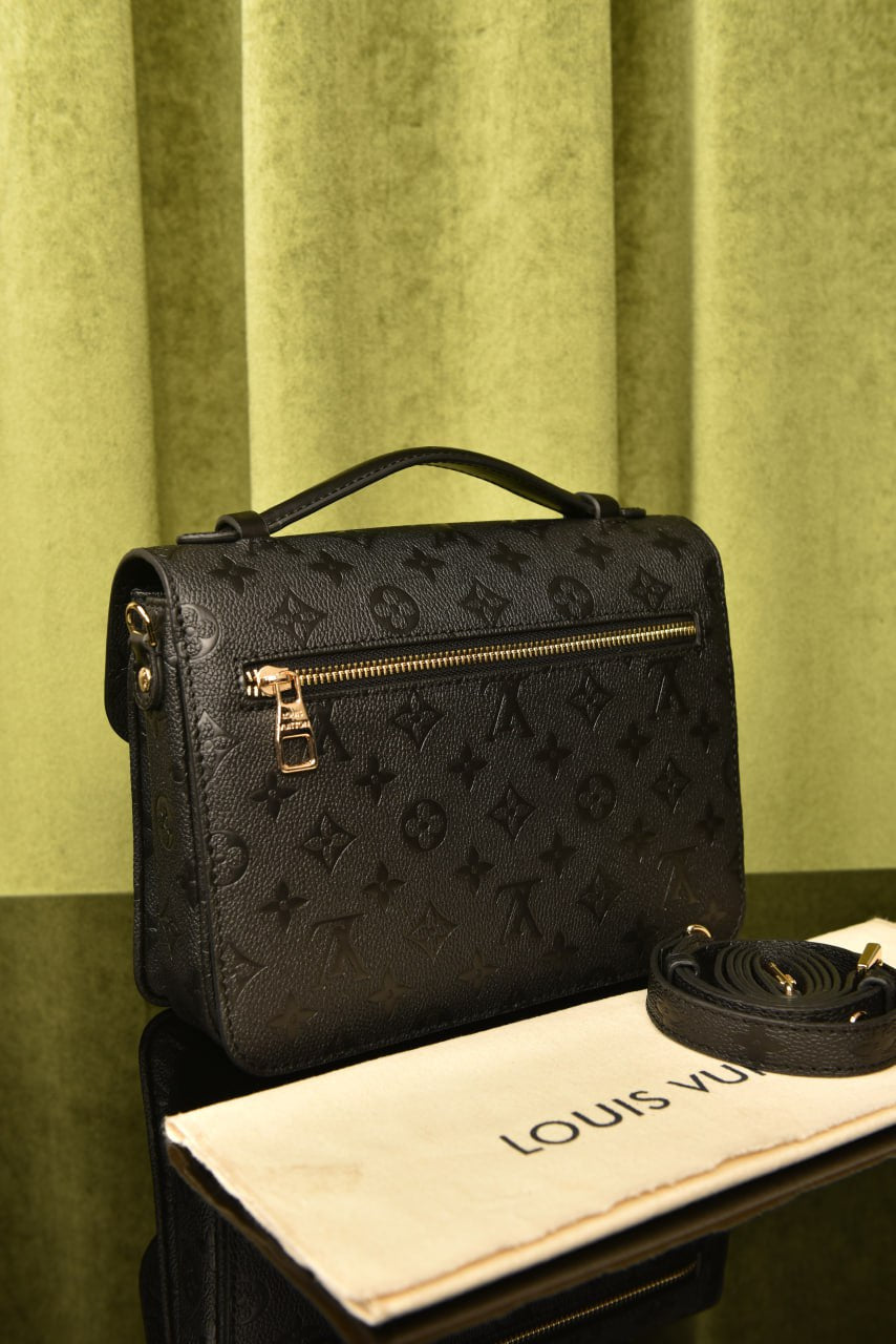Metis Pochette Black Bag