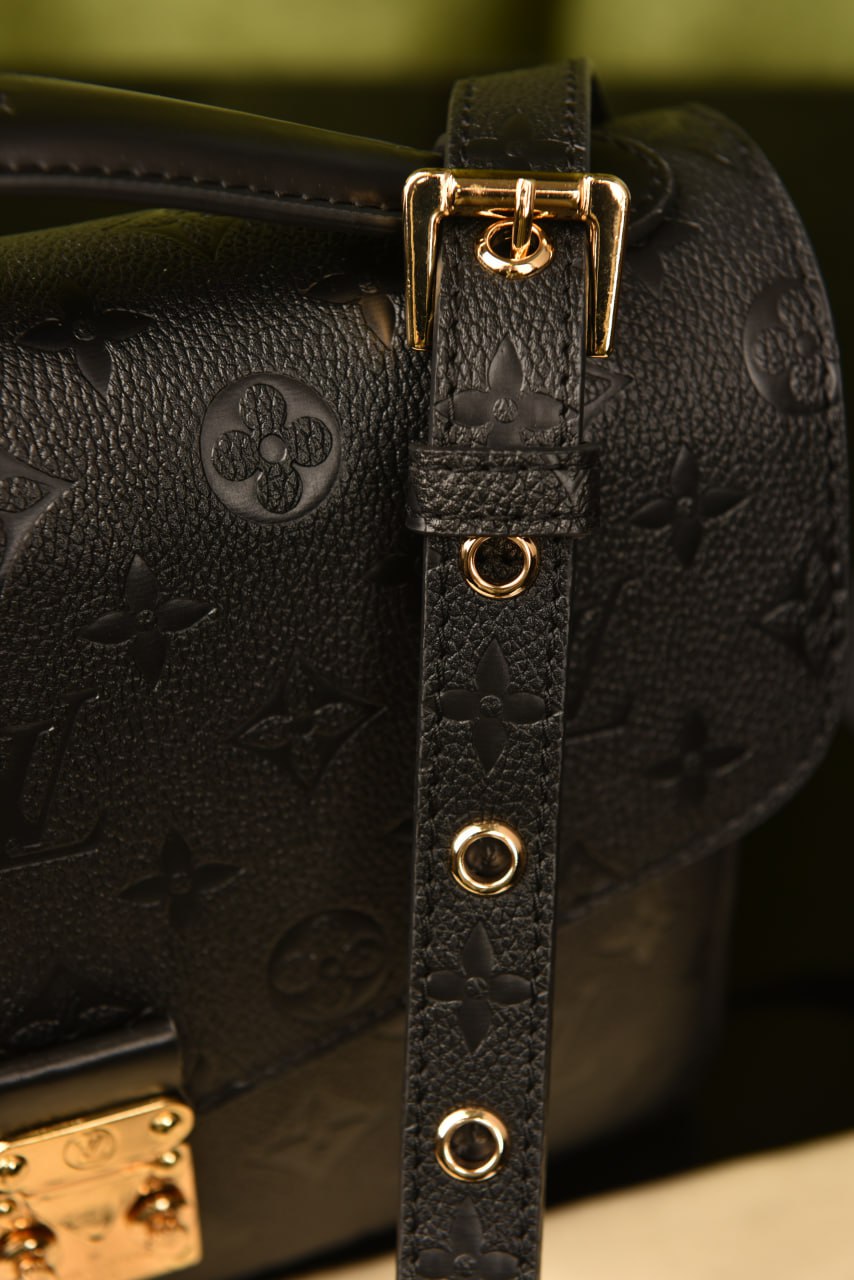 Metis Pochette Black Bag