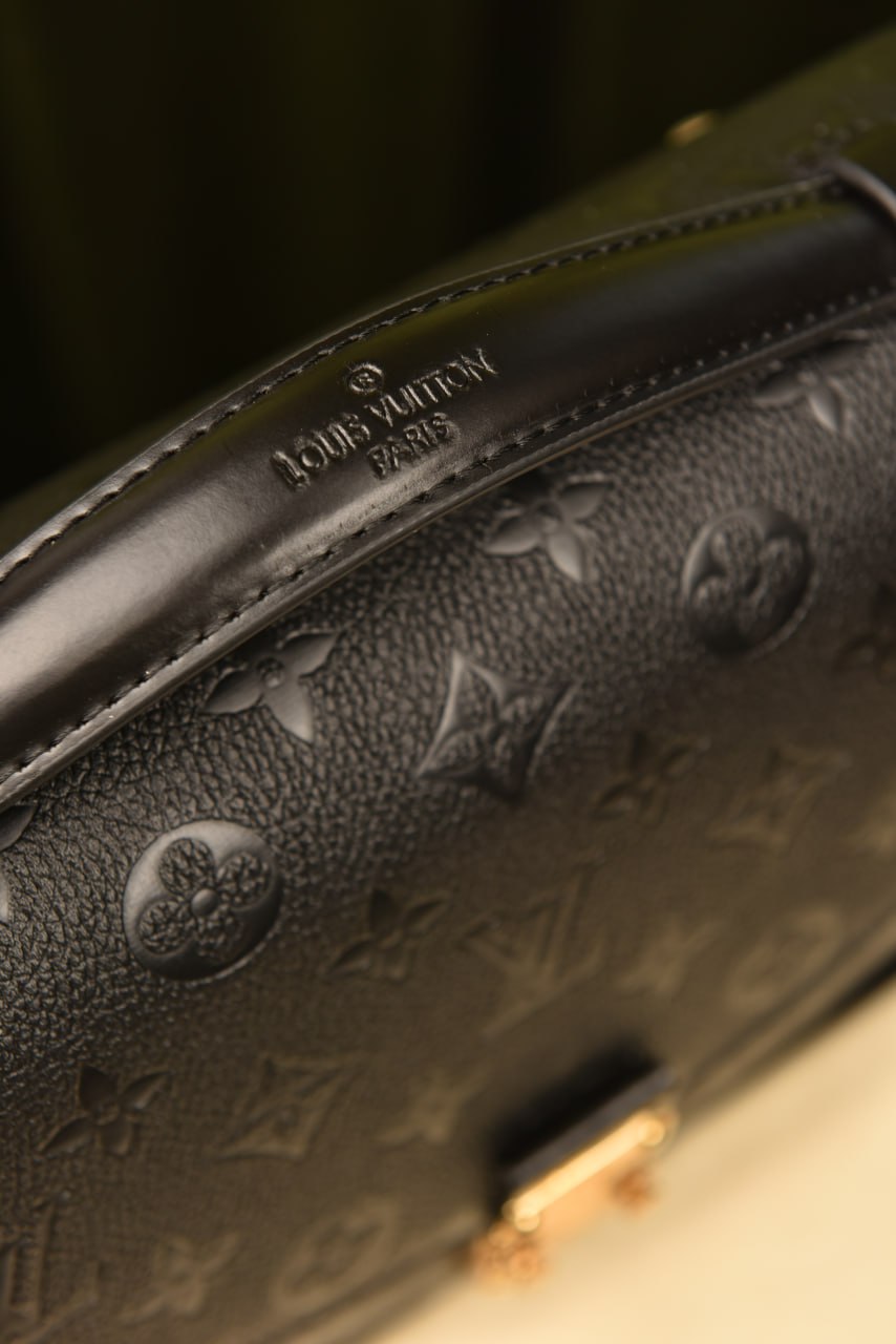 Metis Pochette Black Bag