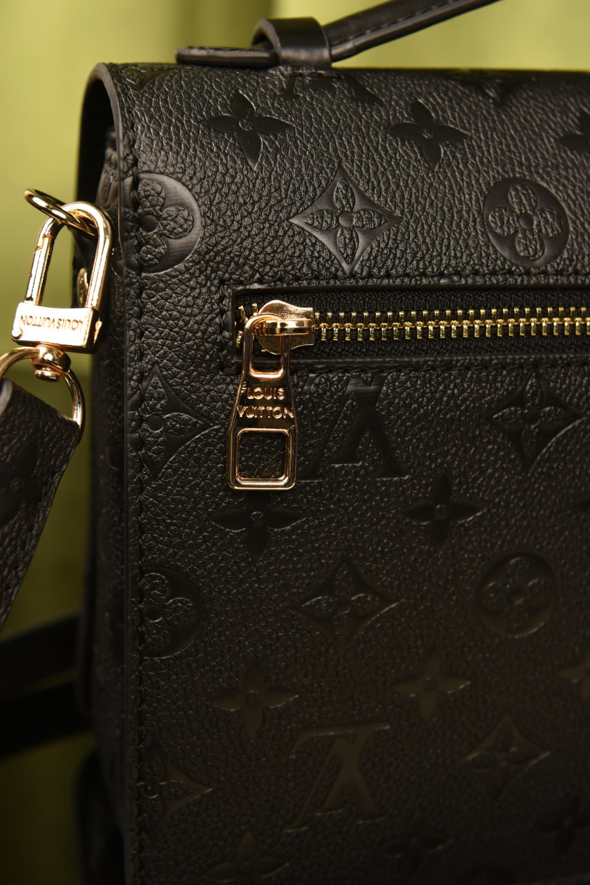 Metis Pochette Black Bag