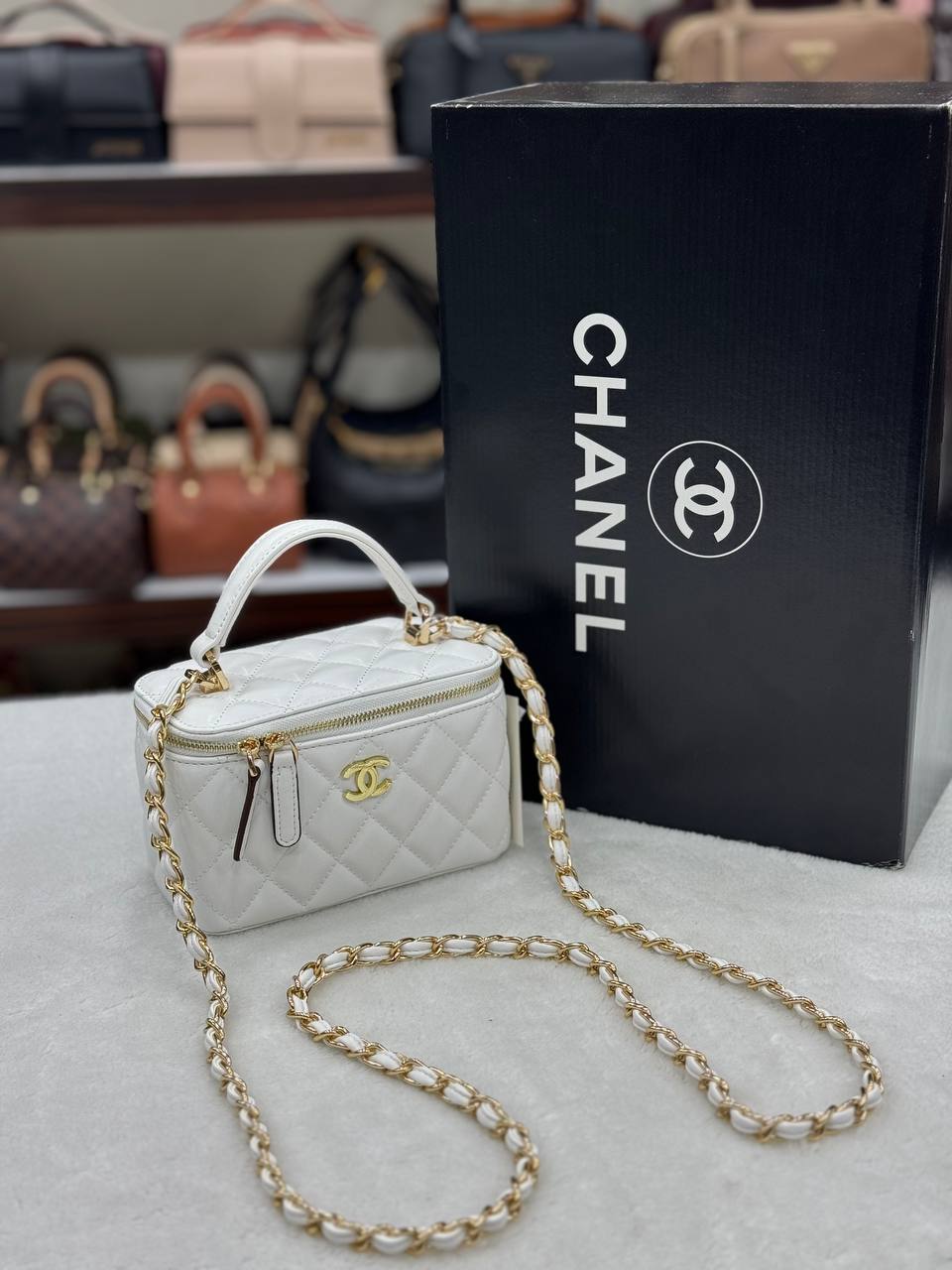 CH - Small Vanity