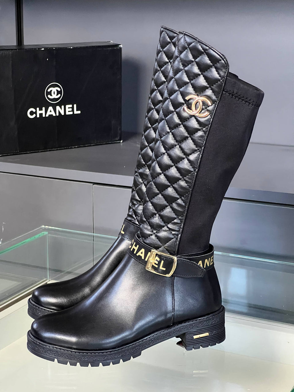 CH - Boot